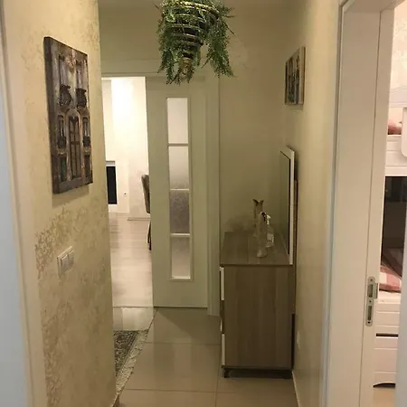דירה Newista Furnished Apart *